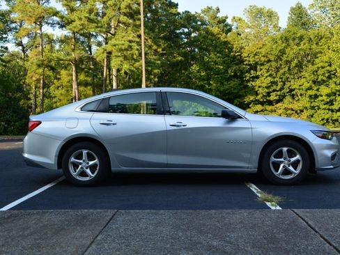 Used 2017 Chevrolet Malibu LS FWD image 4