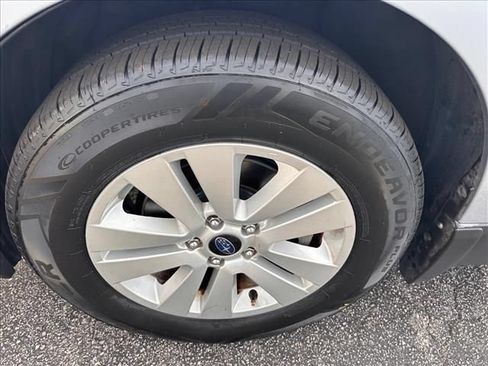 Used 2018 Subaru Outback 2.5i Premium AWD/4WD image 36