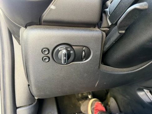 Used 2019 MINI Cooper S w/ Signature Upholstery Package FWD image 40