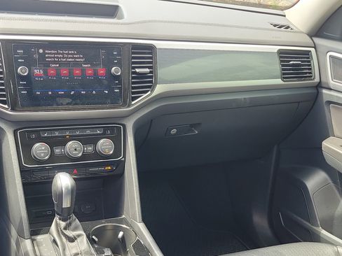 Used 2022 Volkswagen Atlas SEL R-Line image 16