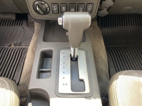 Used 2014 Nissan Xterra PRO-4X w/ Pro-4x Leather Package AWD/4WD image 28
