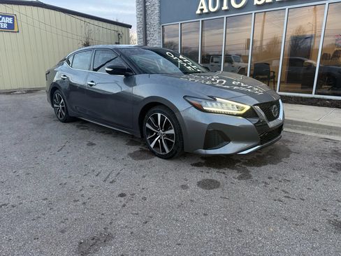 Used 2022 Nissan Maxima SV w/ Floor Mat Group FWD image 2