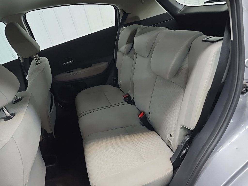 Used 2022 Honda HR-V LX image 31