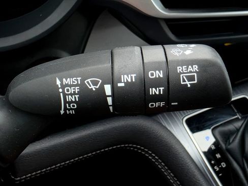 Used 2026 Toyota Sienna XLE FWD image 41