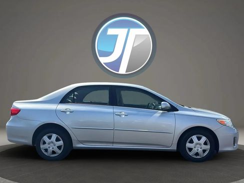 Used 2011 Toyota Corolla LE FWD image 23