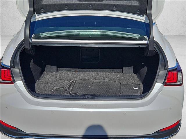 Used 2024 Lexus ES 300h w/ Accessory Package (Z2) FWD image 6