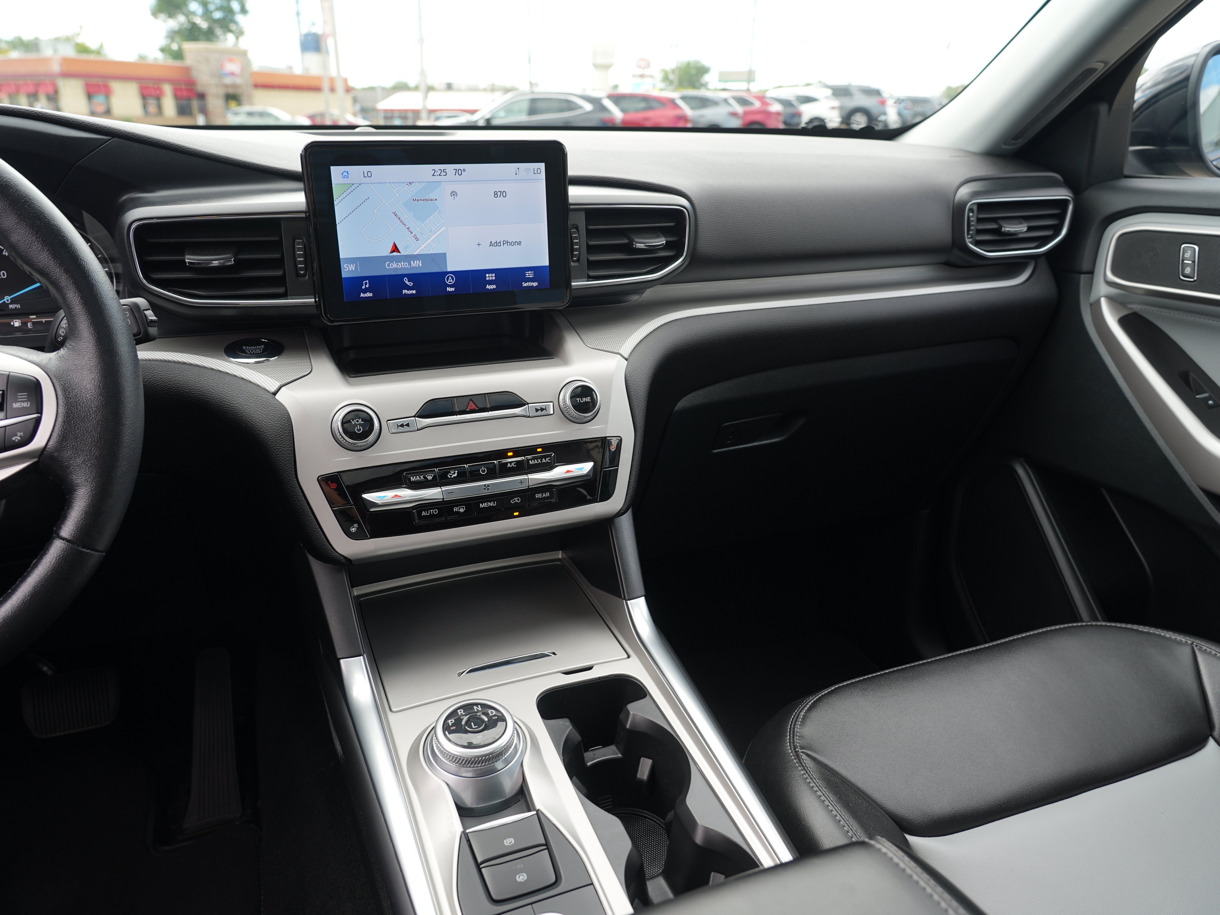 Used 2024 Ford Explorer XLT w/ Equipment Group 202A AWD/4WD image 23