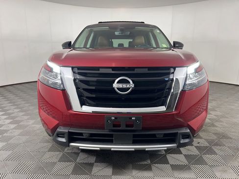 Used 2023 Nissan Pathfinder Platinum AWD/4WD image 16
