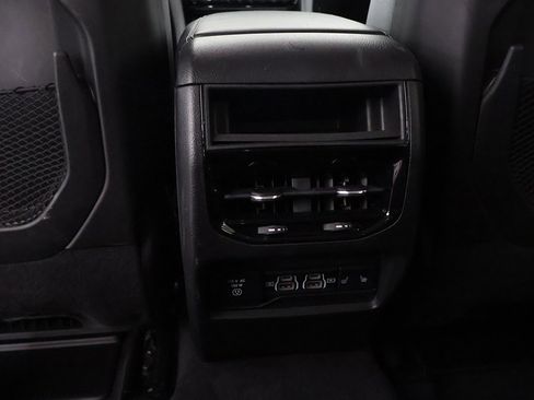 Used 2022 Jeep Grand Cherokee Limited image 50