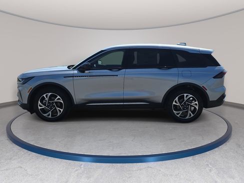 New 2026 Lincoln Nautilus Premier AWD/4WD image 8