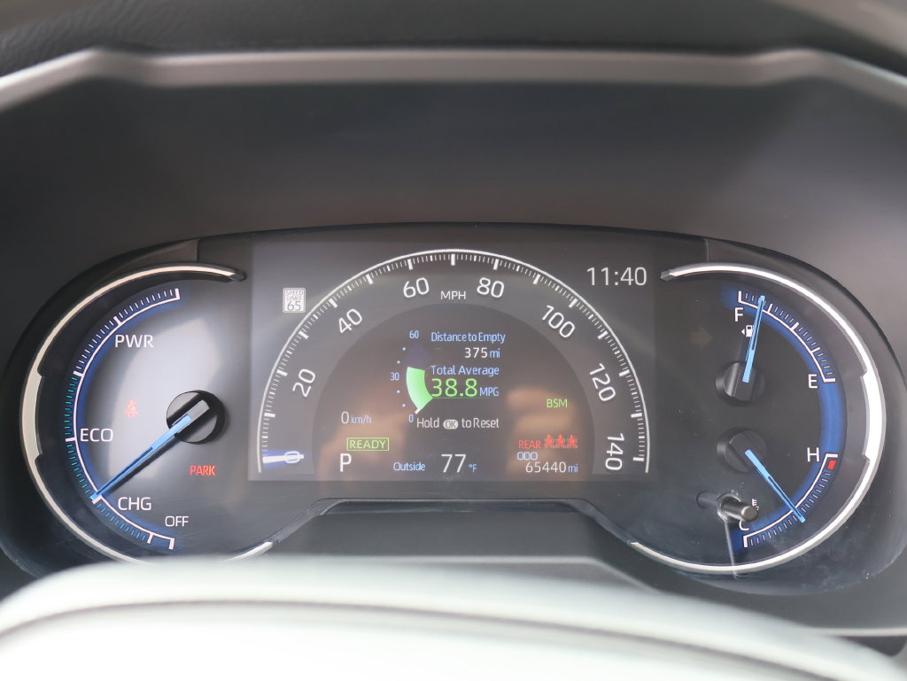 Used 2025 Toyota RAV4 XLE AWD/4WD image 27