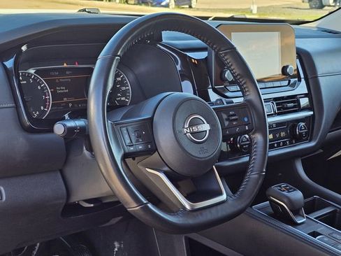 Used 2024 Nissan Pathfinder SV image 24