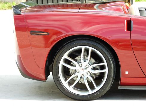 Used 2006 Chevrolet Corvette Convertible w/ Preferred Equipment Group RWD image 49