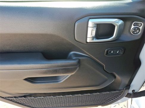 Used 2024 Jeep Gladiator Sport image 10