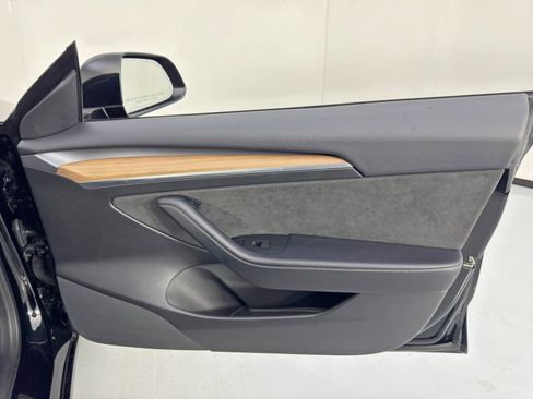 Used 2022 Tesla Model 3 Long Range image 43