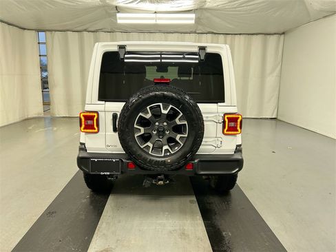 Certified 2024 Jeep Wrangler Sahara w/ Dual Top Group image 22