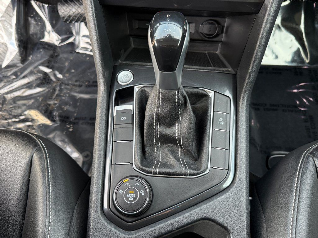 Used 2023 Volkswagen Tiguan SE w/ Panoramic Sunroof Package AWD/4WD image 19