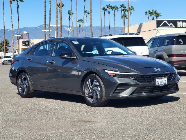 Used 2025 Hyundai Elantra Sport FWD image 34