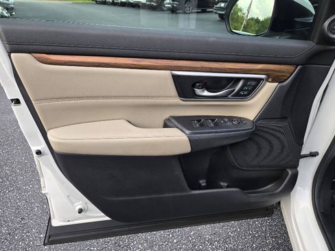 Used 2018 Honda CR-V Touring image 16