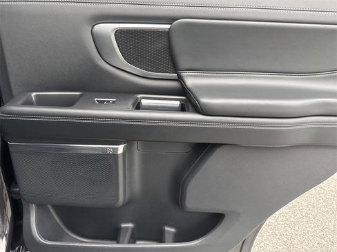 Used 2025 Ford Expedition Platinum w/ Stealth Appearance Package image 16