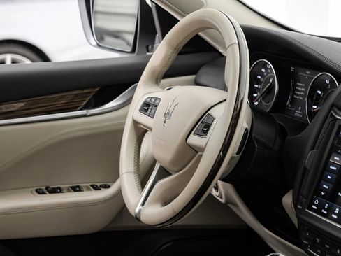 Used 2022 Maserati Levante GT image 15