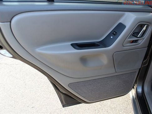 Used 2000 Jeep Grand Cherokee Laredo image 21