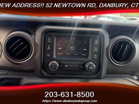 Used 2018 Jeep Wrangler Unlimited Sport S AWD/4WD image 15