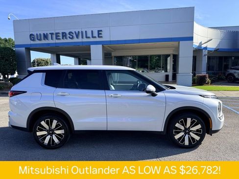 Used 2025 Mitsubishi Outlander SE FWD image 4