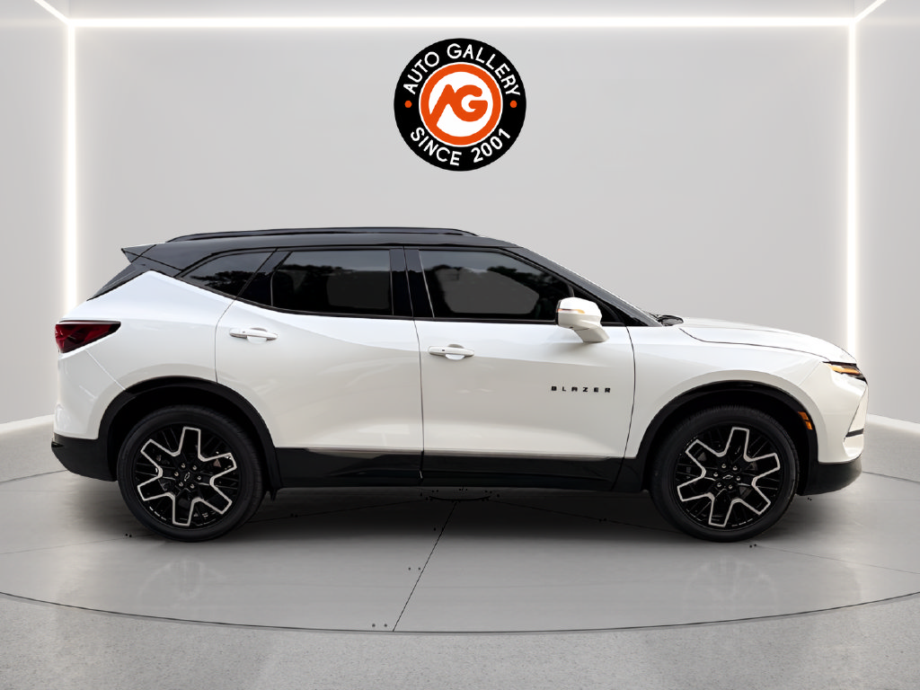Used 2023 Chevrolet Blazer RS w/ Driver Confidence II Package AWD/4WD image 8
