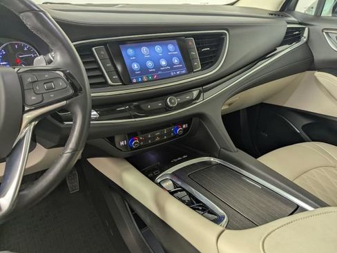 Used 2022 Buick Enclave Avenir w/ Avenir Technology Package image 12