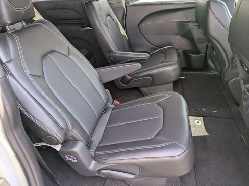 New 2026 Chrysler Pacifica Select w/ S Appearance Package FWD image 27