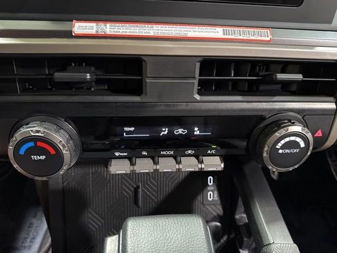 Used 2025 Toyota Tacoma SR5 AWD/4WD image 17