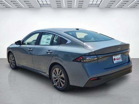 New 2026 Nissan Sentra SL w/ Floor Mat Package FWD image 6