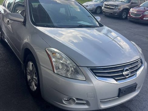 Used 2010 Nissan Altima 2.5 S w/ Convenience Pkg FWD image 5