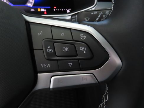 New 2025 Volkswagen Taos SE image 15