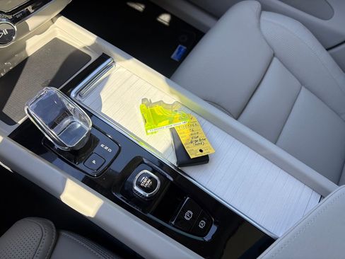 New 2026 Volvo XC60 B5 Ultra w/ Protection Package Premier AWD/4WD image 12