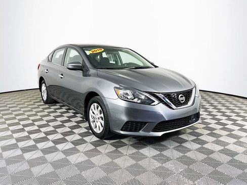 Used 2019 Nissan Sentra SV image 3
