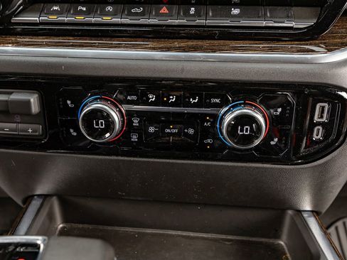 Used 2022 GMC Sierra 1500 Elevation w/ Elevation Premium Package image 28