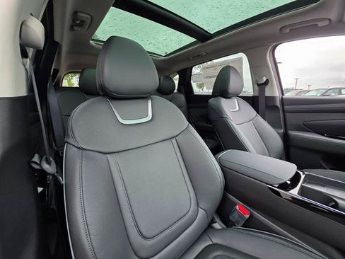 New 2025 Hyundai Tucson Limited image 11