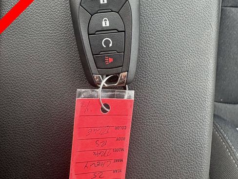 Used 2025 Chevrolet Trax RS w/ Driver Confidence Package FWD image 26