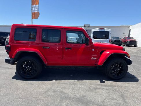 Used 2024 Jeep Wrangler Unlimited Sahara AWD/4WD image 13