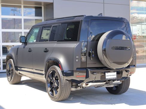 New 2026 Land Rover Defender 110 X-Dynamic SE image 8