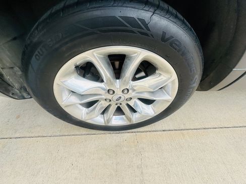 Used 2013 Ford Explorer XLT FWD image 31