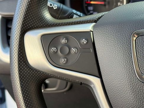 Used 2024 GMC Terrain SLE image 32