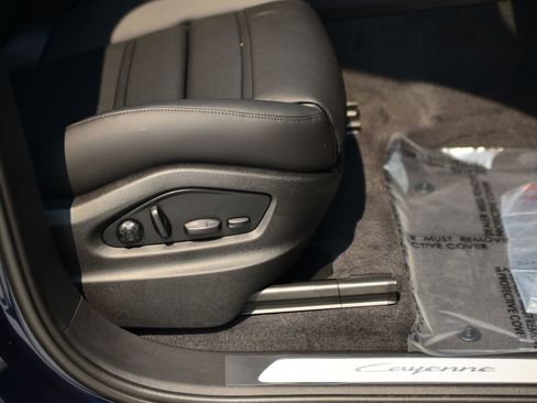 Certified 2026 Porsche Cayenne Coupe AWD image 13