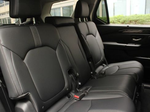 Used 2025 Honda Pilot EX-L image 23