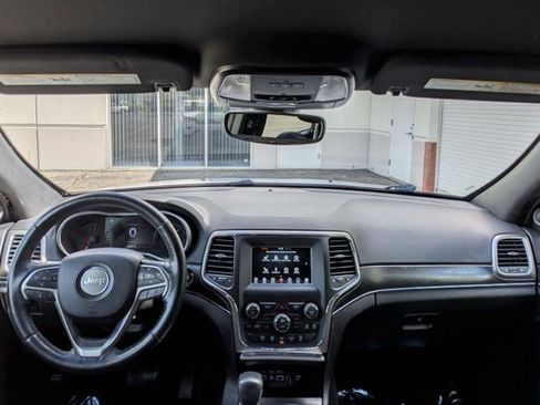 Used 2018 Jeep Grand Cherokee Limited image 16