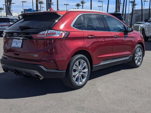 Used 2019 Ford Edge Titanium w/ Cold Weather Package AWD/4WD image 2