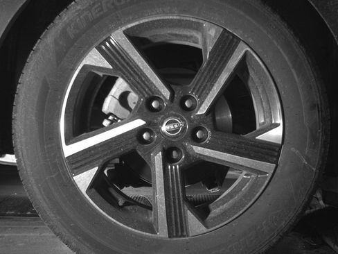 Used 2025 Nissan Sentra SV image 15