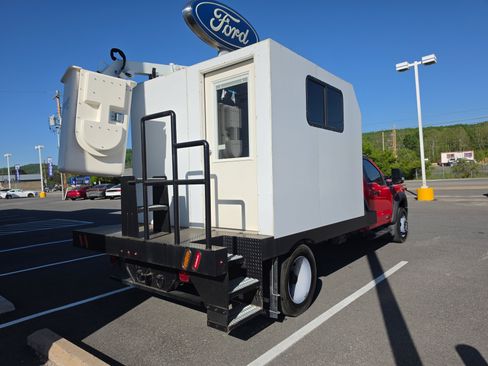 Used 2023 Ford F550 4x4 Regular Cab Super Duty w/ XLT Value Package image 3